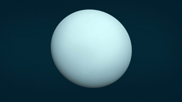 Ovo je slika planeta Urana snimljena svemirskom letjelicom Voyager 2 14. siječnja 1986. s udaljenosti od približno 7,8 milijuna milja. Izvor: NASA