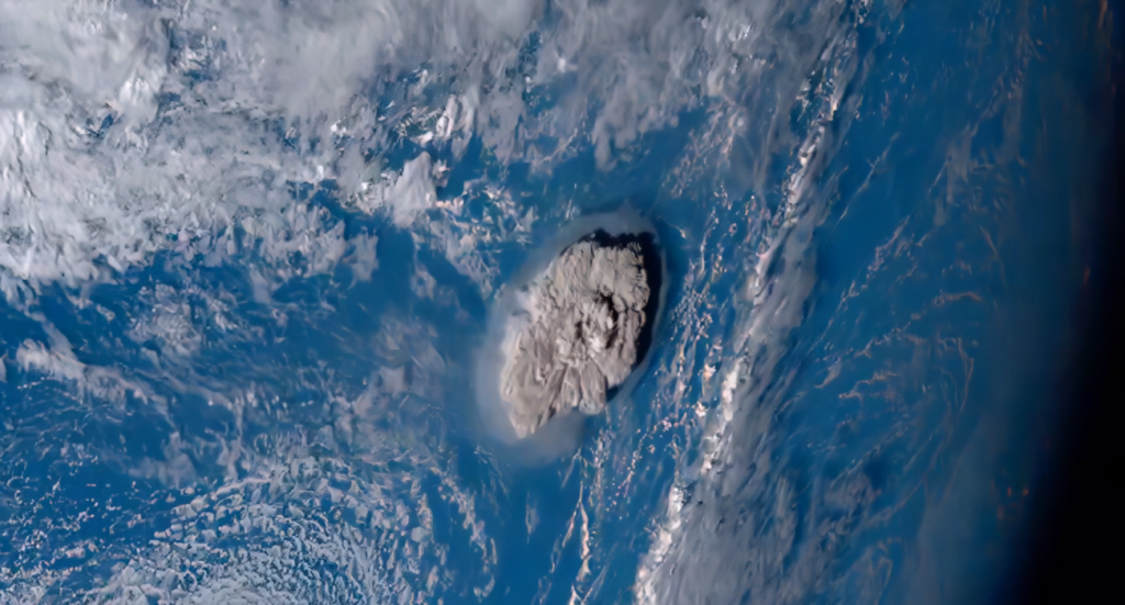 Izvor: noaa.gov, GOES-West, Himawari-8.