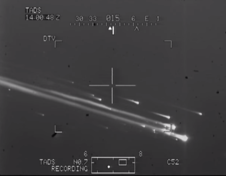 Krhotine je snimio i borbeni helikopter AH-64D Apache. Izvor: Wikimedia Commons.