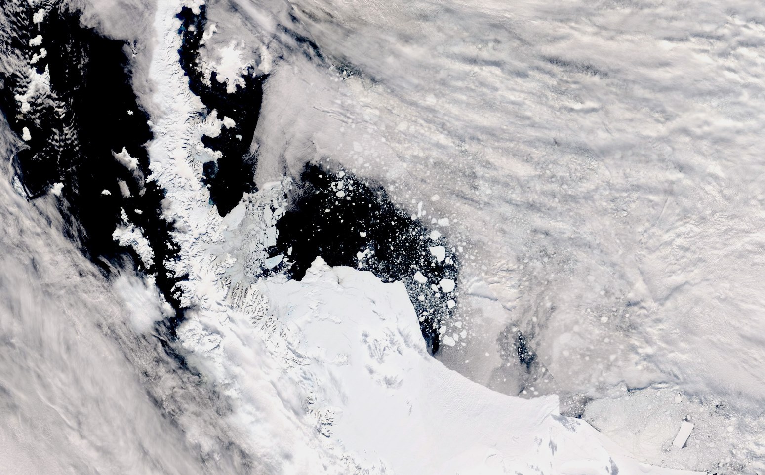 Ledeni greben Larsen B. Izvor: Earthobservatory.nasa.gov.