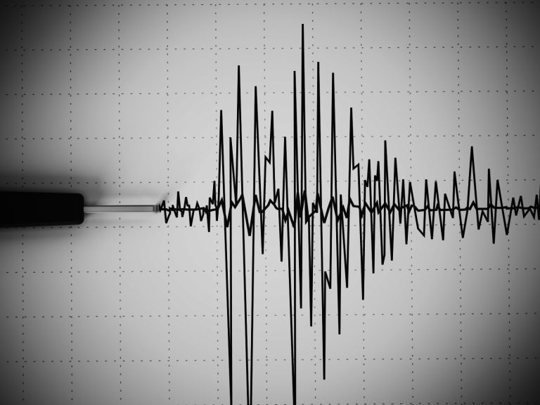 Earthquake, Potres (Depositphotos_80107064_XL)