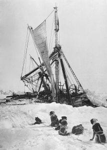 Fotografija broda Endurance prije potonuća, 1915. Izvor: Wikimedia Commons
