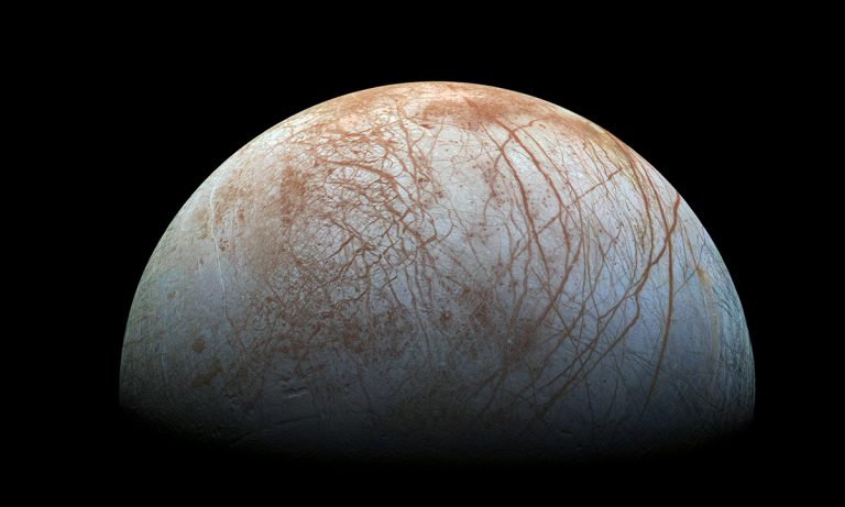 Jupiterov mjesec Europa. Slika je izvedena iz podataka koje je 90-ih prikupila sonda Galileo. Izvor: NASA/JPL-Caltech/SETI Institute.
