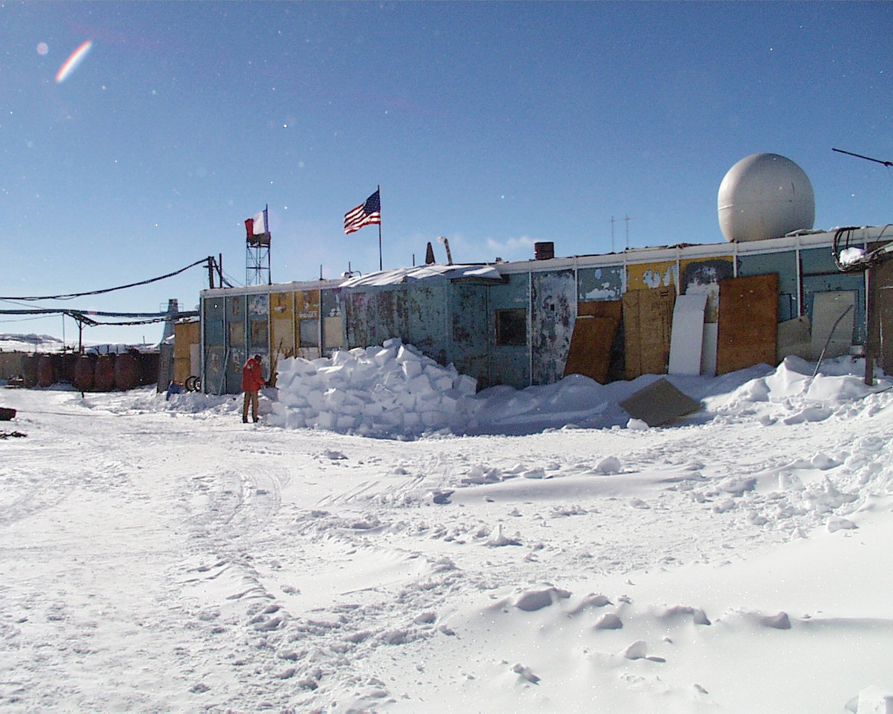 Ruska istraživačka stanica Vostok na Antarktiku (©adamrozanski.com).