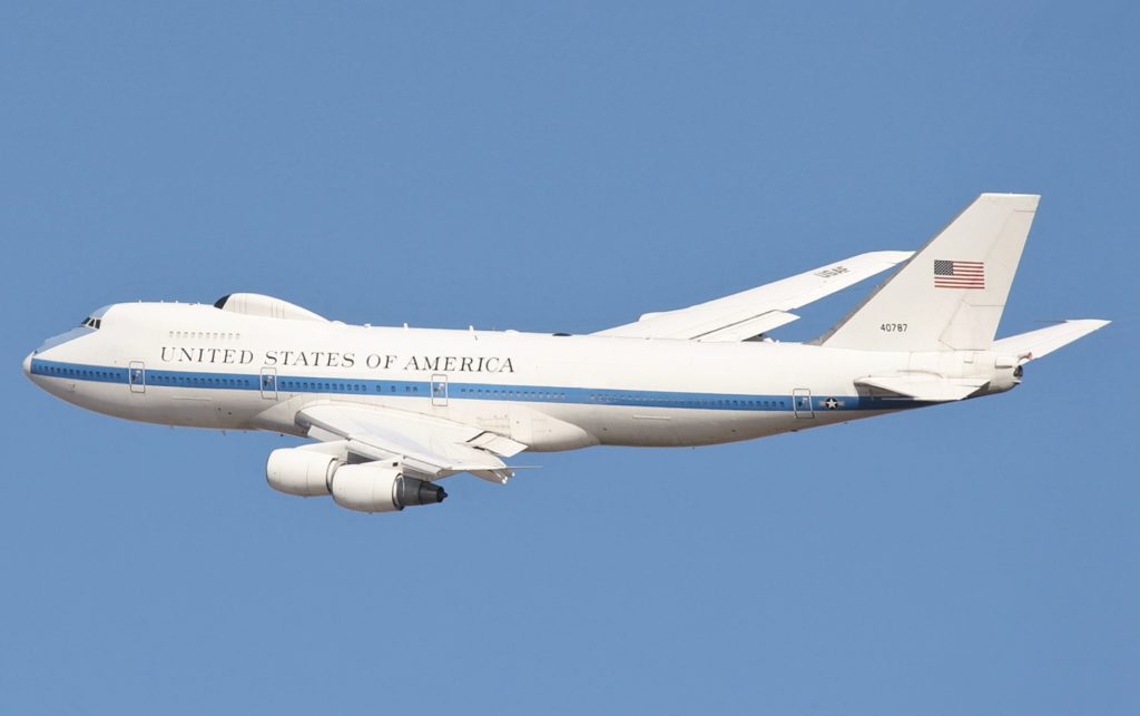Američki E-4B.