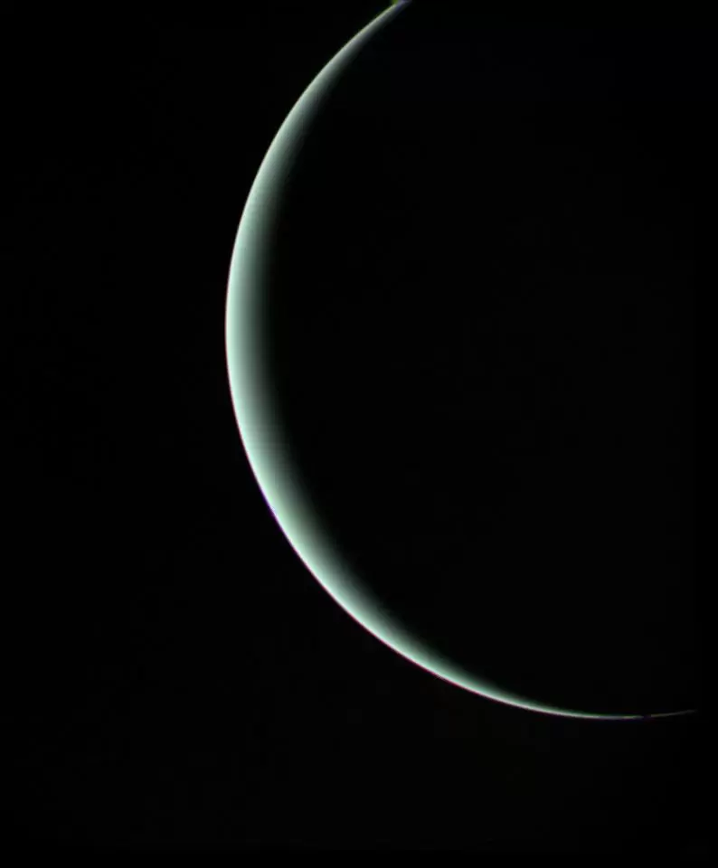 Zadnji pogled na Uran.