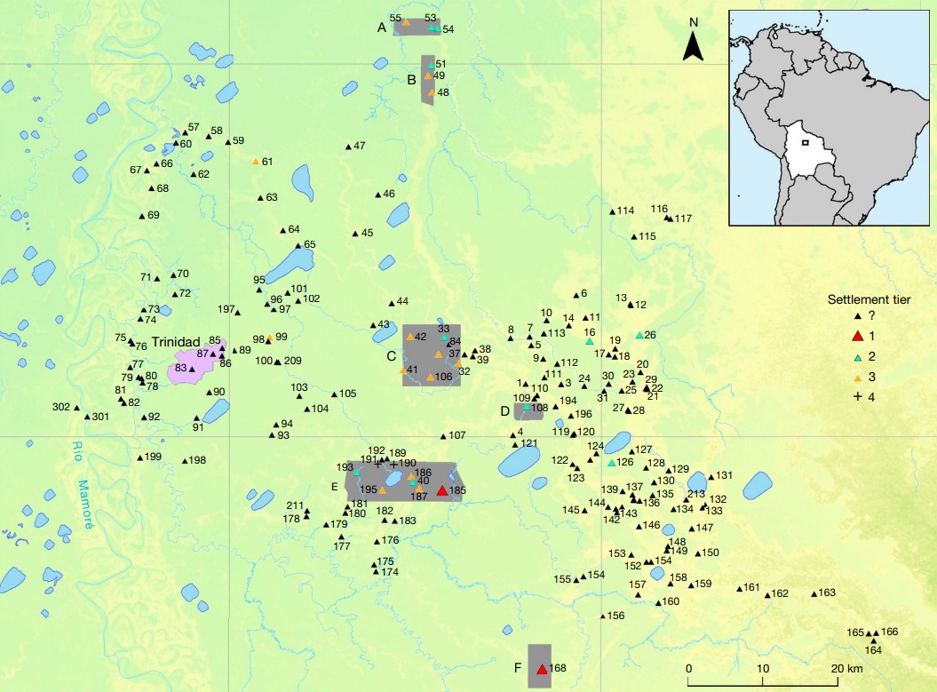 Karta jugoistočnog Llanos de Mojosa koja prikazuje gustoću naselja kulture Casarabe. Šest područja koja su snimljena LIDAR-tehnologijom označena su sivom bojom i slovima A-F (©Prümers et al., 2022).