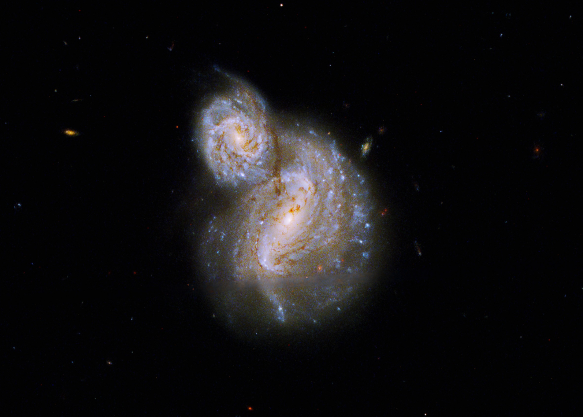 Nova snimka galaktičkog para IC 4271 ili Arp 40 (©NASA).