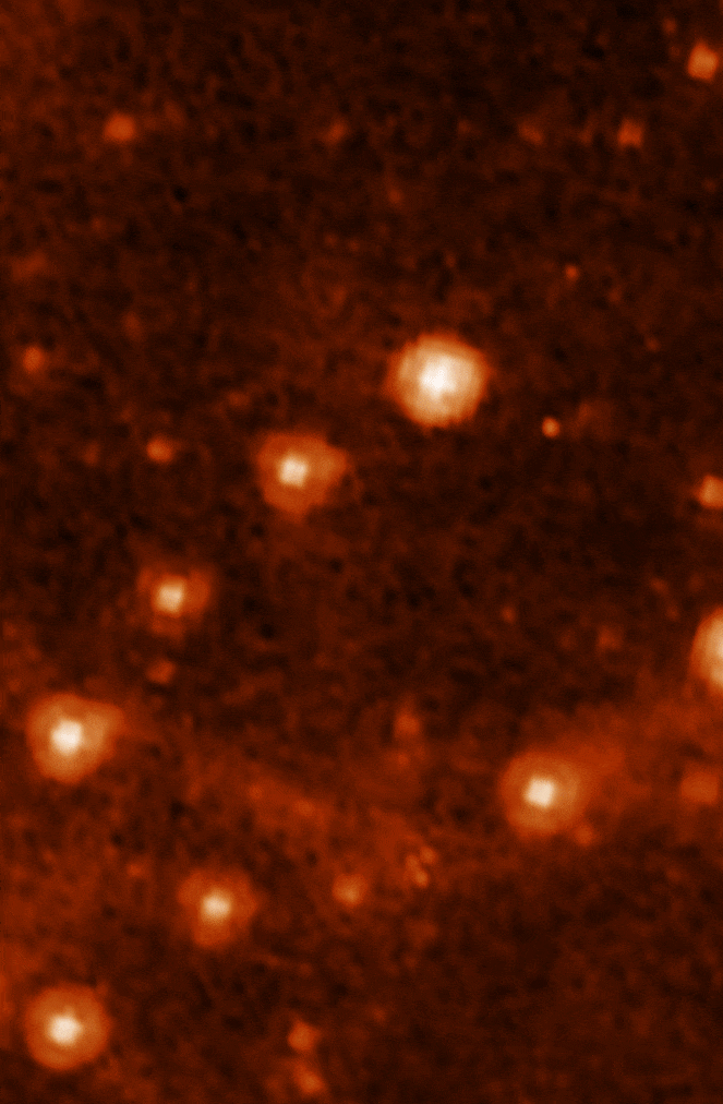 GIF animacija u sporedba prikaza dijela Velikog Magellanovog oblaka koje su snimili Spitzer i James Webb (©Spitzer: NASA/JPL-Caltech; MIRI: NASA/ESA/CSA/STScI).