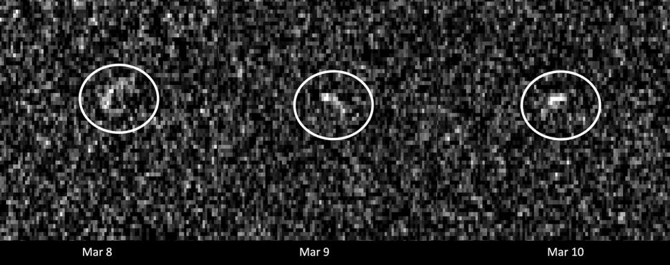 Slike Goldstone radara asteroida 99942 Apophis dok se približavao Zemlji, u ožujku 2021. godine (©NASA/JPL–Caltech/NSF/AUI/GBO).