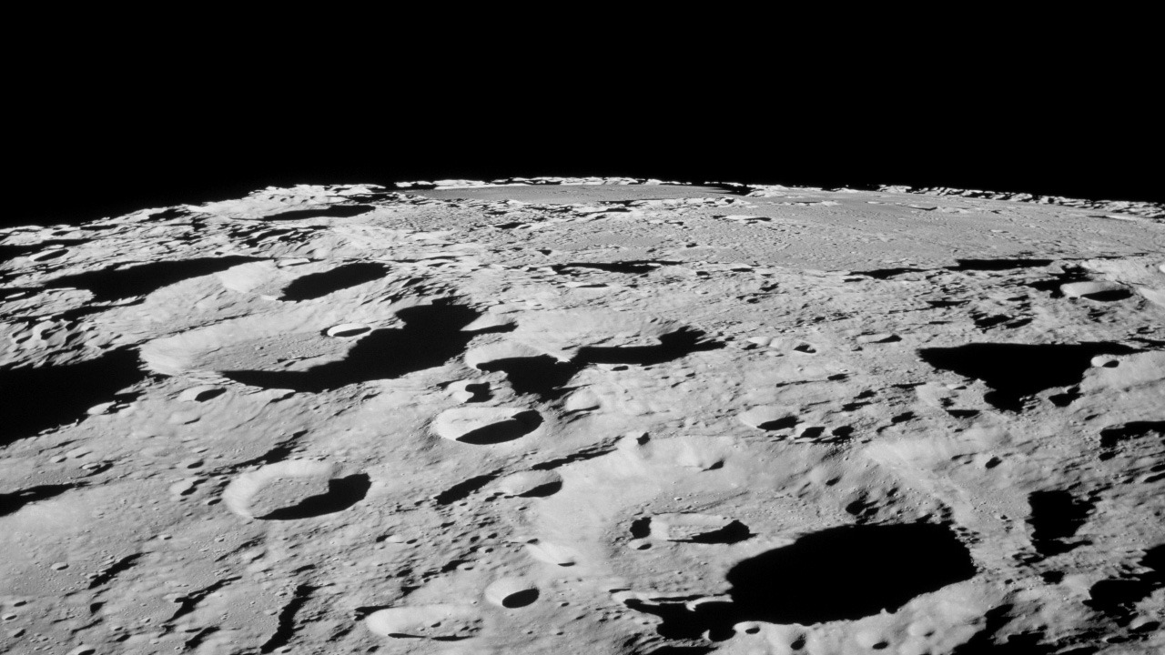 Površina Mjeseca (©NASA).