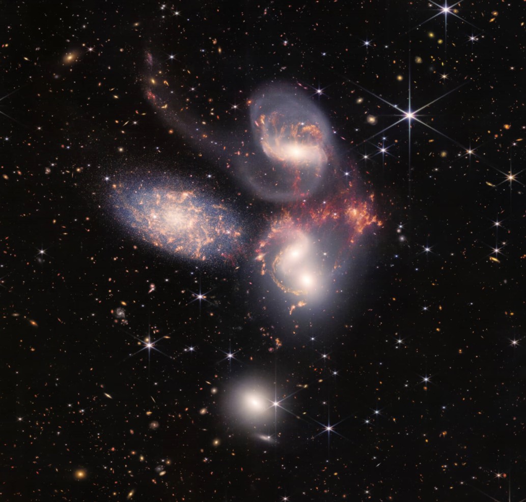 Snimka Stephanovog kvinteta kako ju je snimio teleskop James Webb (©NASA/ESA/CSA).