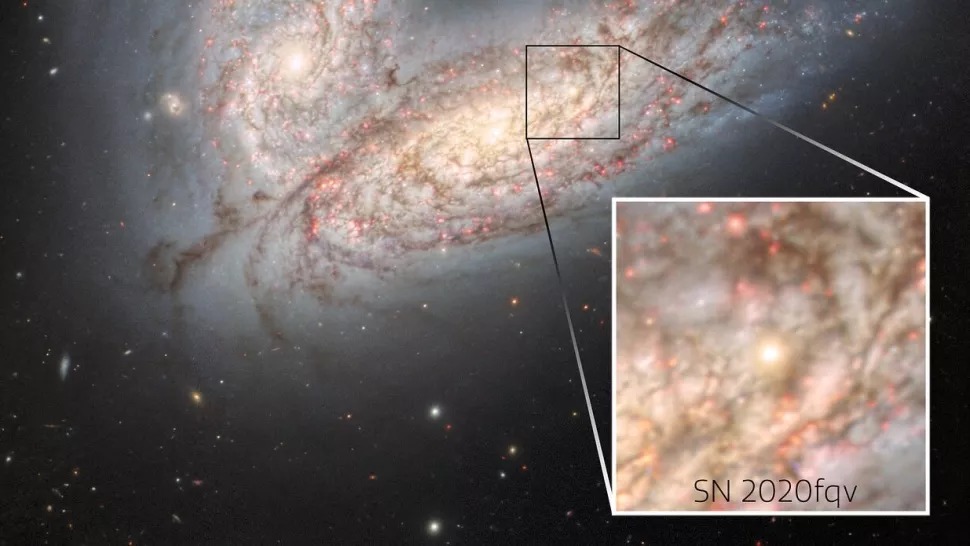 Svijetla mrlja unutar galaksije NGC 4568 predstavlja moćnu supernovu, SN 2020fqv (©International Gemini Observatory/NOIRLab/NSF/AURA).