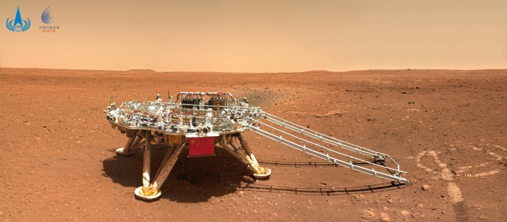 Curiosmos - kineski rover (naslovna)
