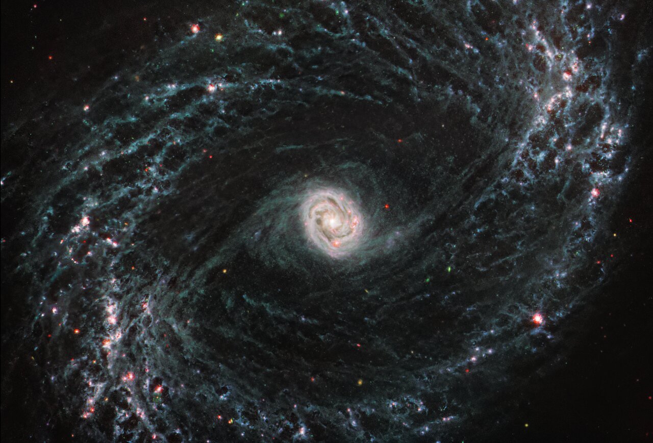 Spiralna galaksija NGC 1433. Izvor: NASA, ESA, CSA, and J. Lee (NOIRLab). Procesiranje slike: A. Pagan (STScI)