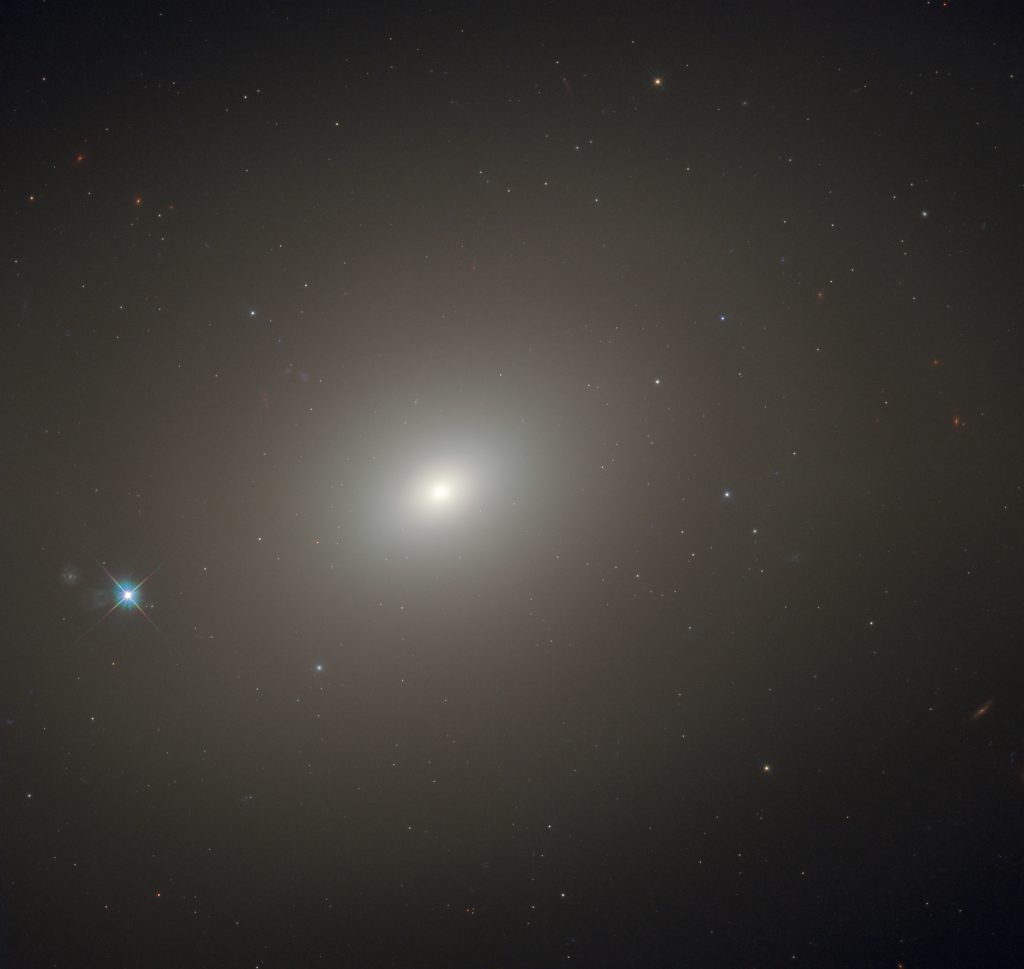 Hubble otkriva zagonetnu galaksiju Messier 85 u nevjerojatnim detaljima