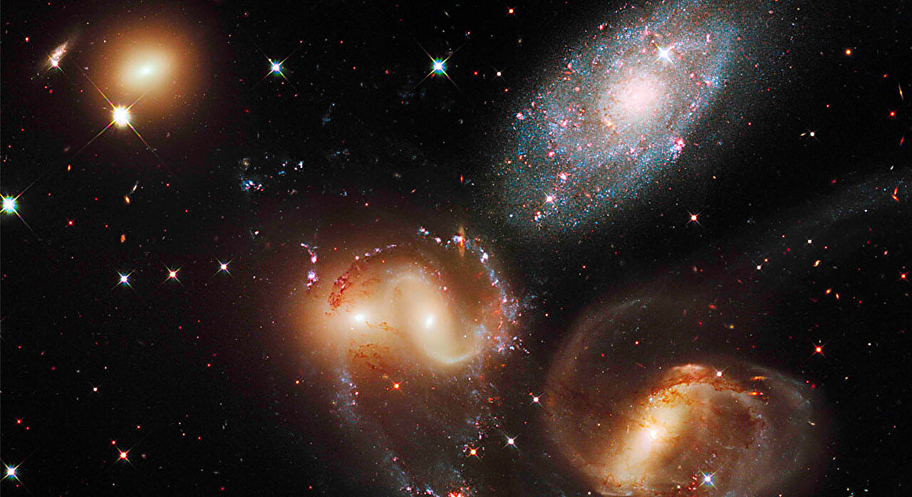 Astronomi otkrili galaksiju po svjetlosti koju emitira već koju apsorbira. Zasluge: NASA, ESA, and the Hubble SM4 ERO Team.