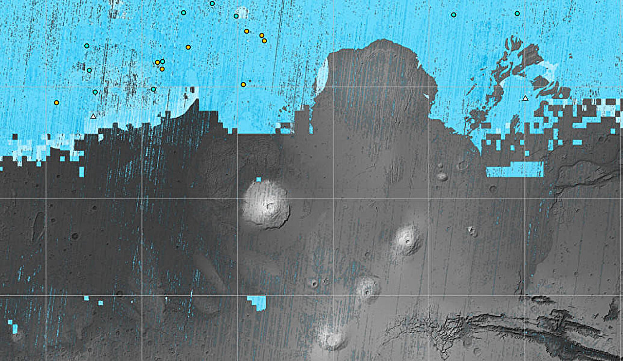 Plava područja na ovoj karti Marsa označavaju regije gdje su NASA-ine misije detektirale podzemni vodeni led (od ekvatora do 60 stupnjeva sjeverne širine). Znanstvenici mogu koristiti kartu – dio projekta za kartiranje podzemnog vodenog leda – kako bi odlučili gdje bi prvi astronauti koji će stupiti na Crveni planet trebali sletjeti. Zasluge: NASA/JPL-Caltech/Planetary Science Institute