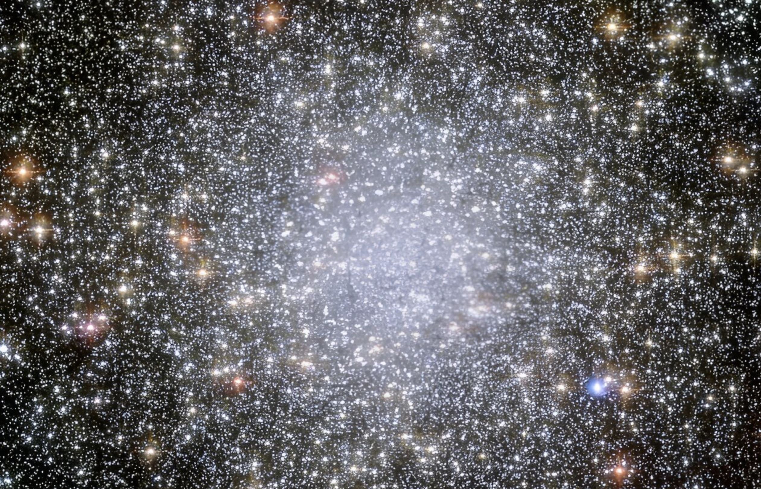Gusti skup zvijezda koja čini kuglasti skup 47 Tucanae. Zasluge: NASA, ESA i Hubble Heritage (STScI