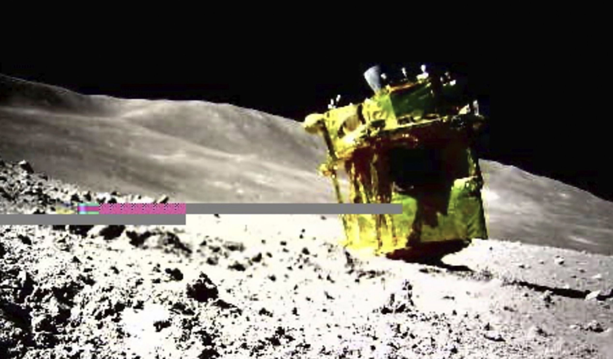 Japanski lander je sletio na Mjesec ali naglavačke!