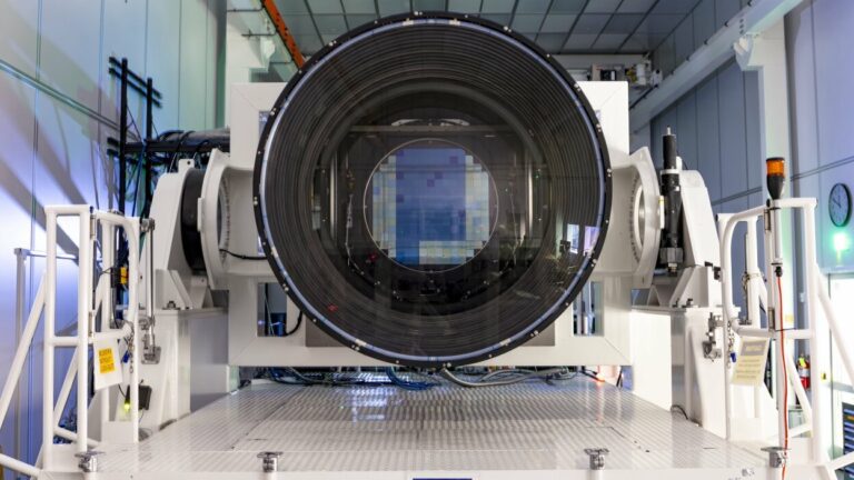 LSST Kamera. Zasluge: Jacqueline Ramseyer Orrell / SLAC National Accelerator Laboratory.
