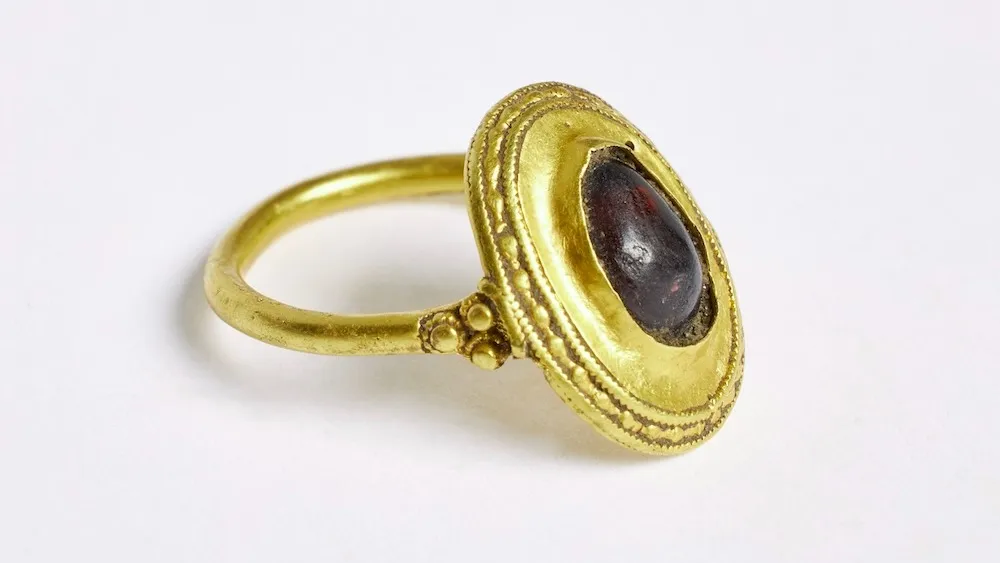 Pronađen zlatni prsten star 1500 godina u Danskoj