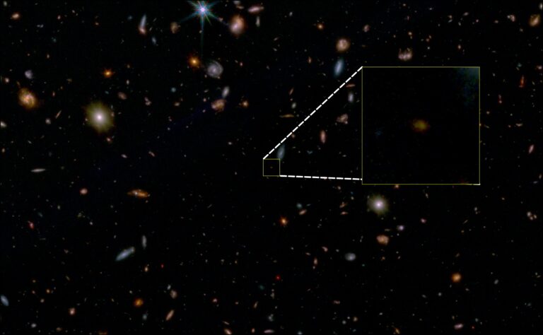 JWST slika u lažnoj boji malog dijela južnog polja GOODS, s istaknutim JADES-GS-z7-01-QU. Ova vrsta galaksije je izuzetno rijetka. Zasluge: Suradnja JADES.