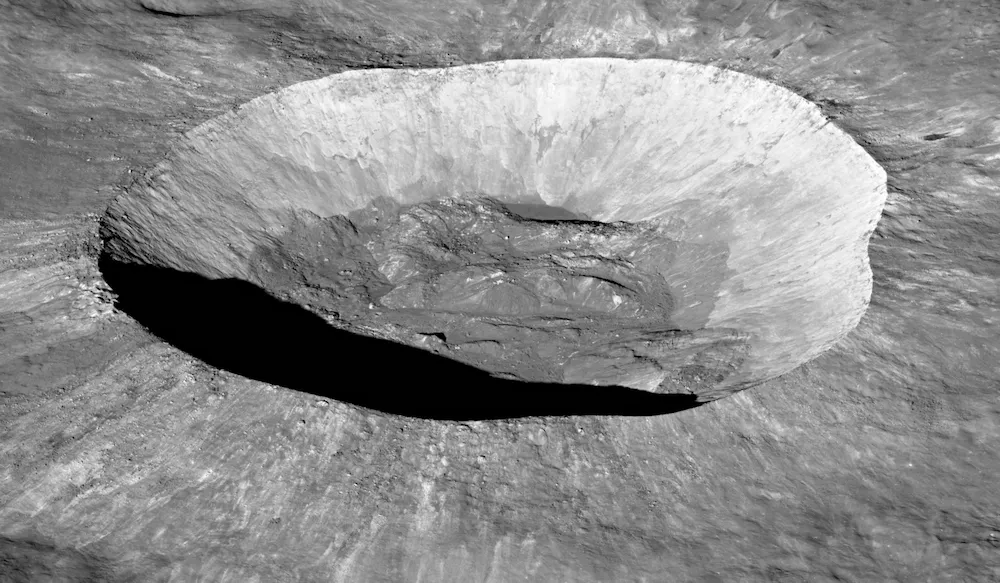 Krater Giordano Bruno. Zasluge: NASA.