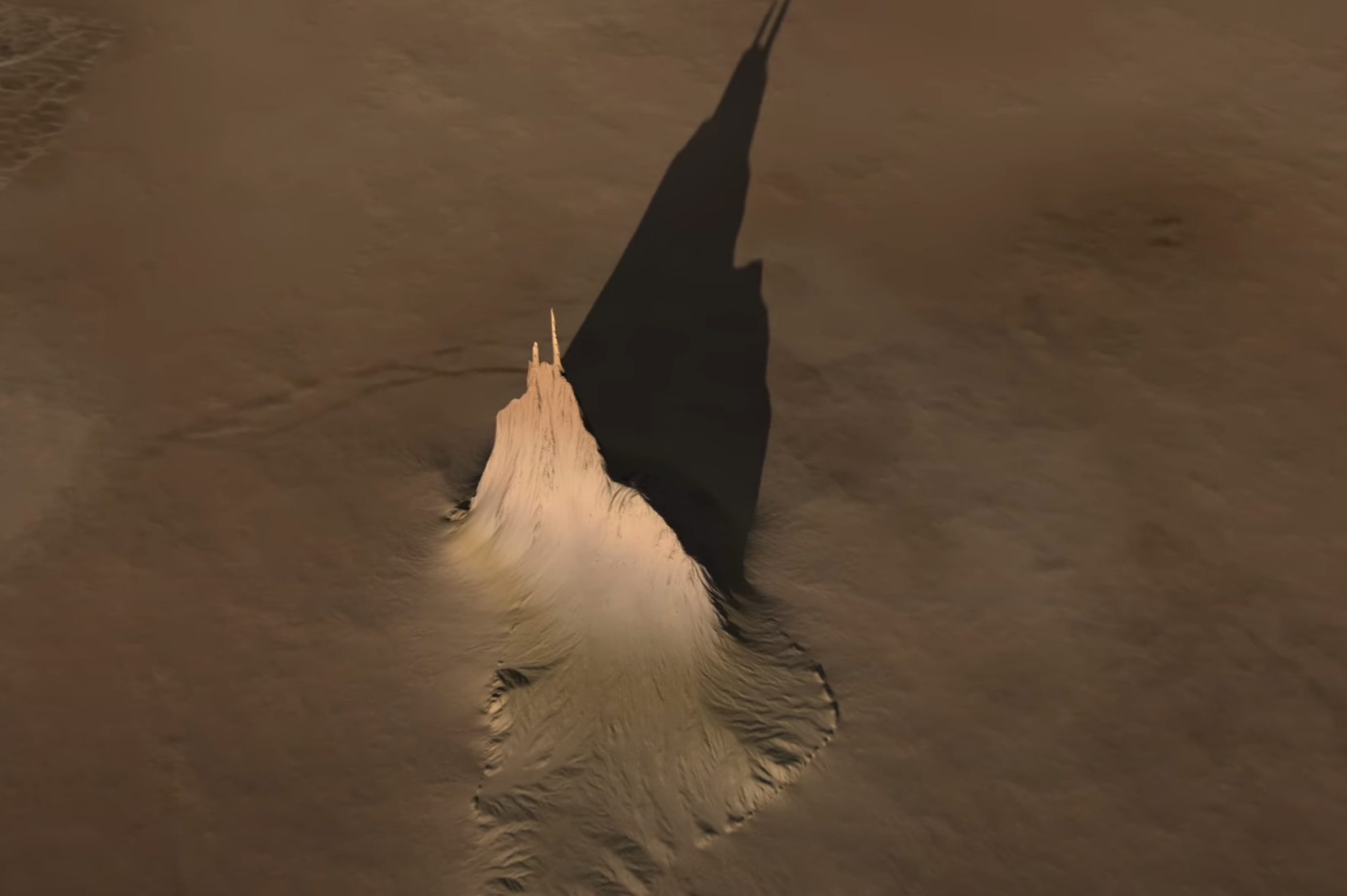 Ovako izgleda planina na Iji. Zasluge: NASA/JPL-Caltech/SwRI/MSSS.