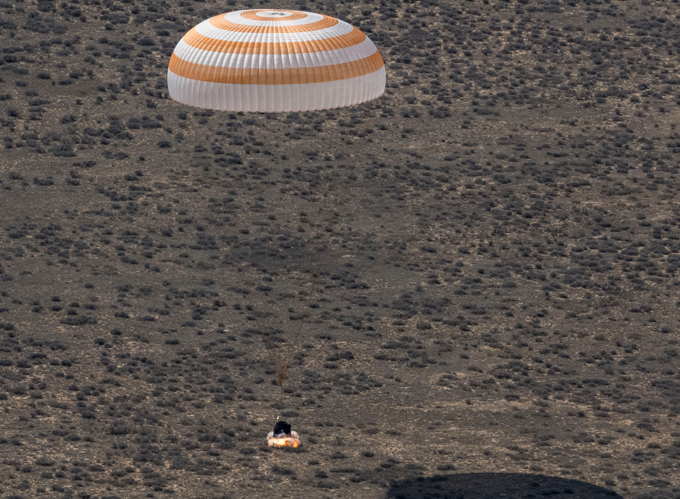 Soyuz kapsula s međunarodnom posadom uspješno sletjela u Kazahstan. NASA.