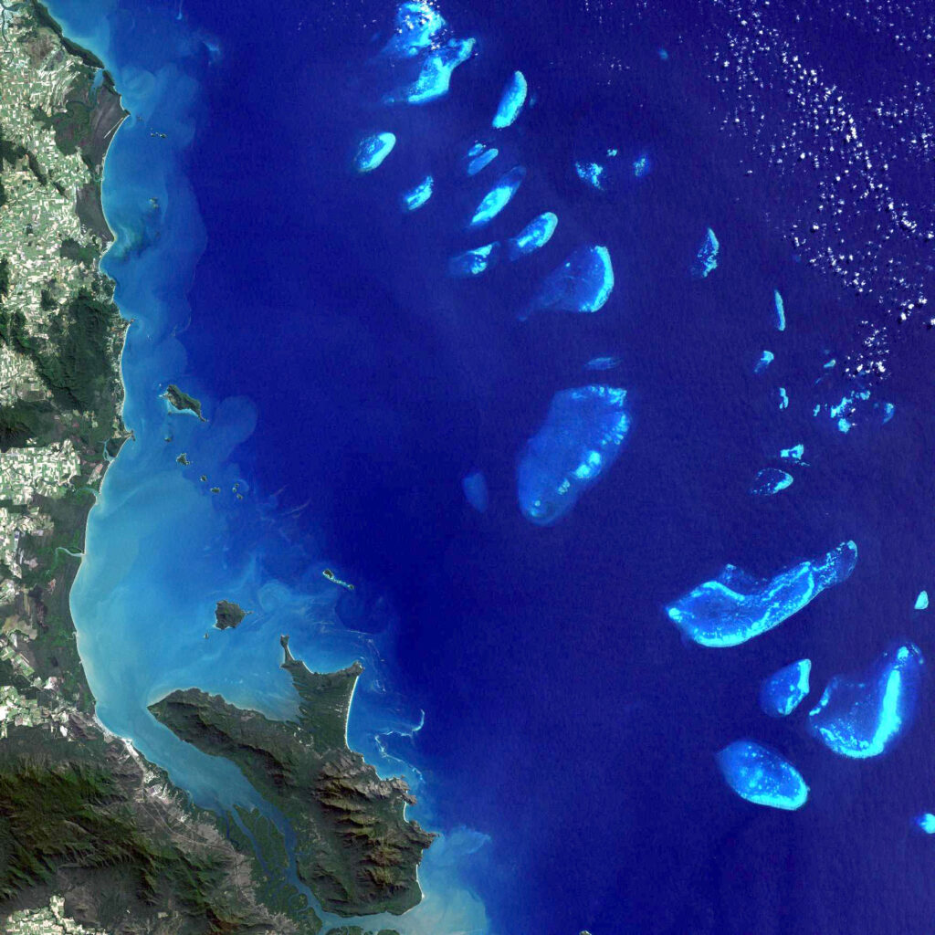 Veliki koraljni greben Satelitska fotografija ovog živopisnog morskog ekosustava ističe njegovu raznolikost i potrebu za zaštitom. Zasluge: NASA.