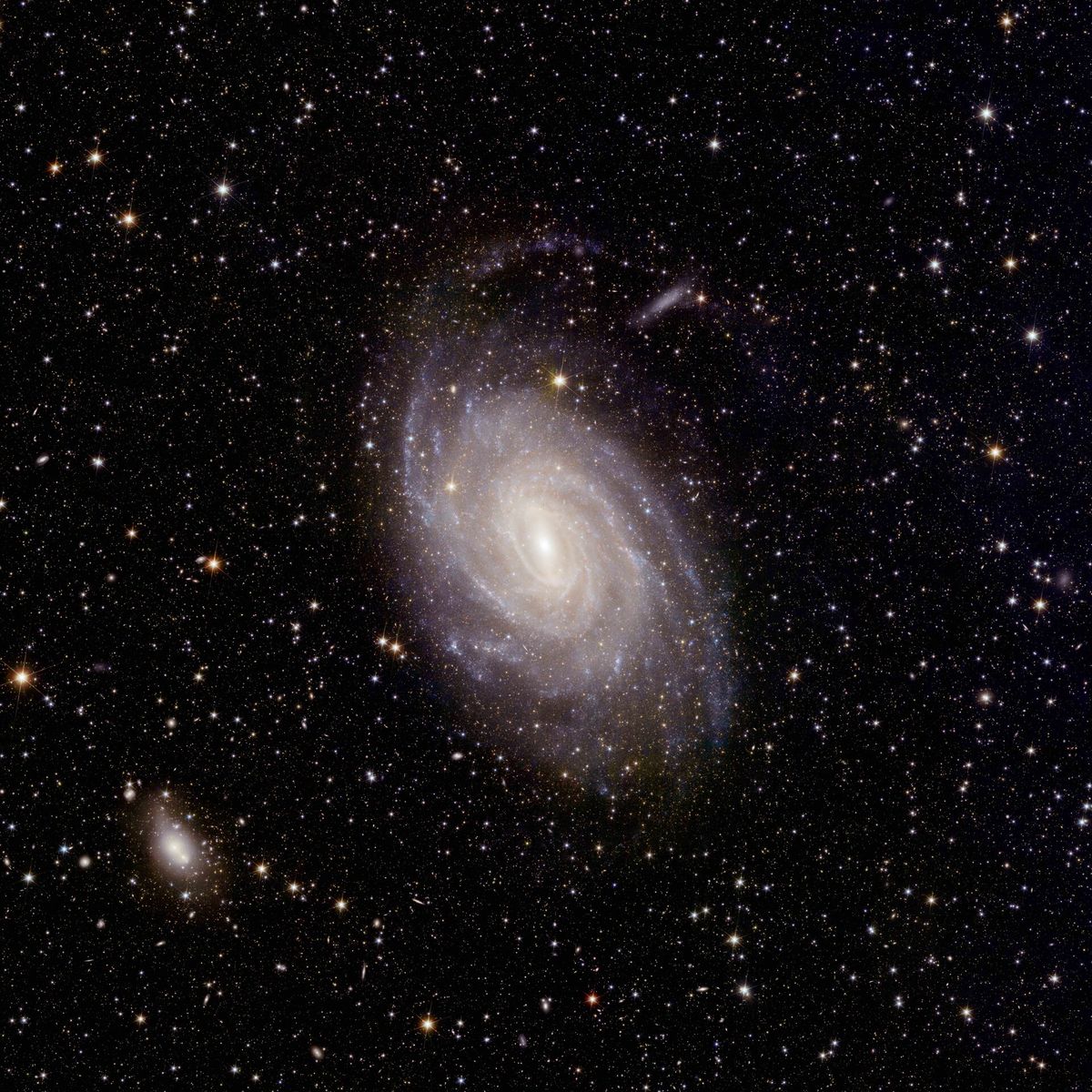 Euclidova fotografija spiralne galaksije NGC 6744 (Izvor: ESA/Euclid/Euclid Consortium/NASA, obrada slike: J.-C. Cuillandre (CEA Paris-Saclay), G. Anselmi).