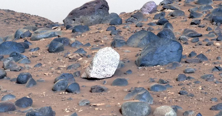 Perseverance rover otkrio neobične stijene dosad neviđene na Marsu. Zasluge: NASA.