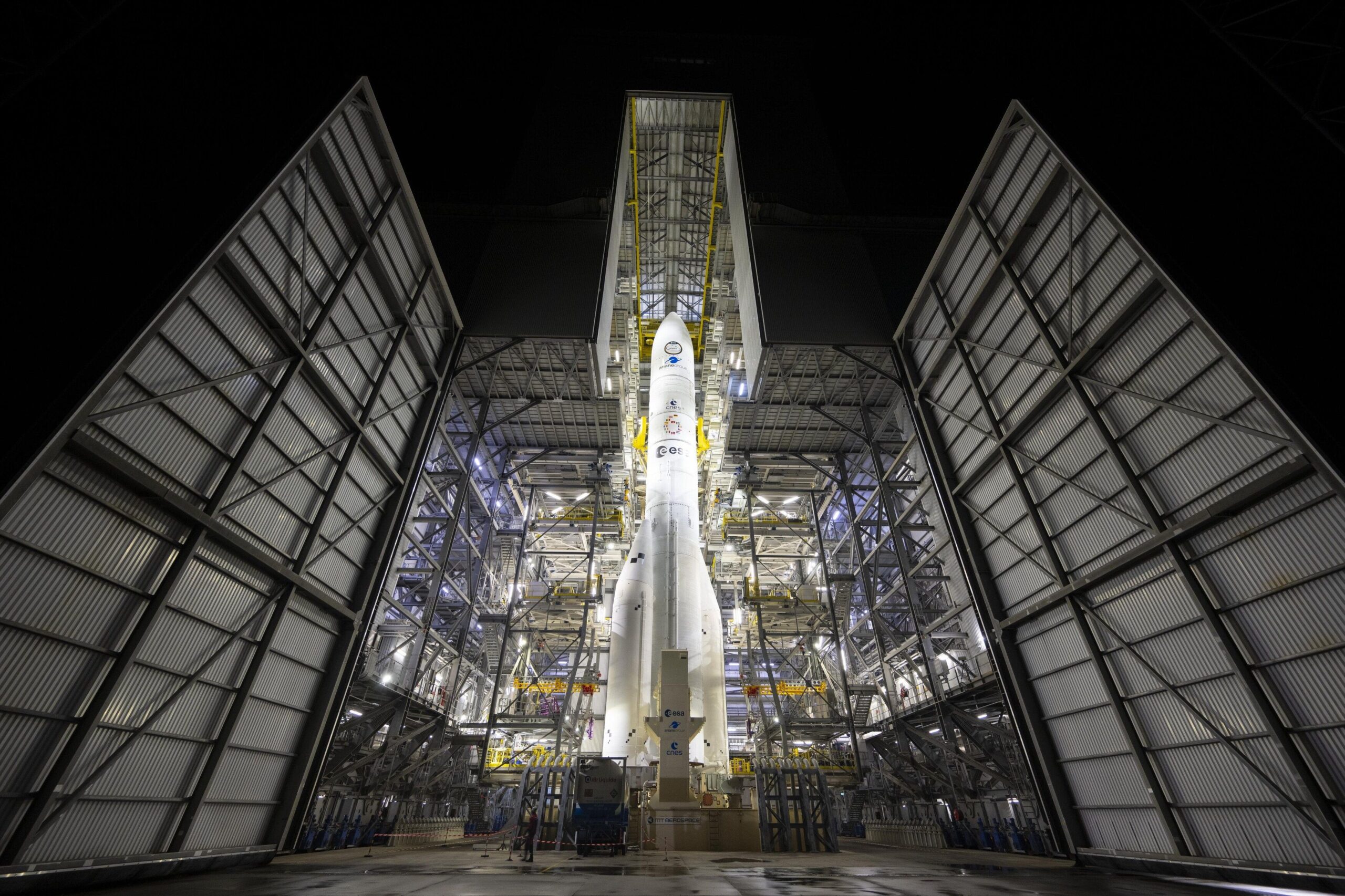 Impozantan pogled na raketu Ariane 6. Zasluge: ESA.