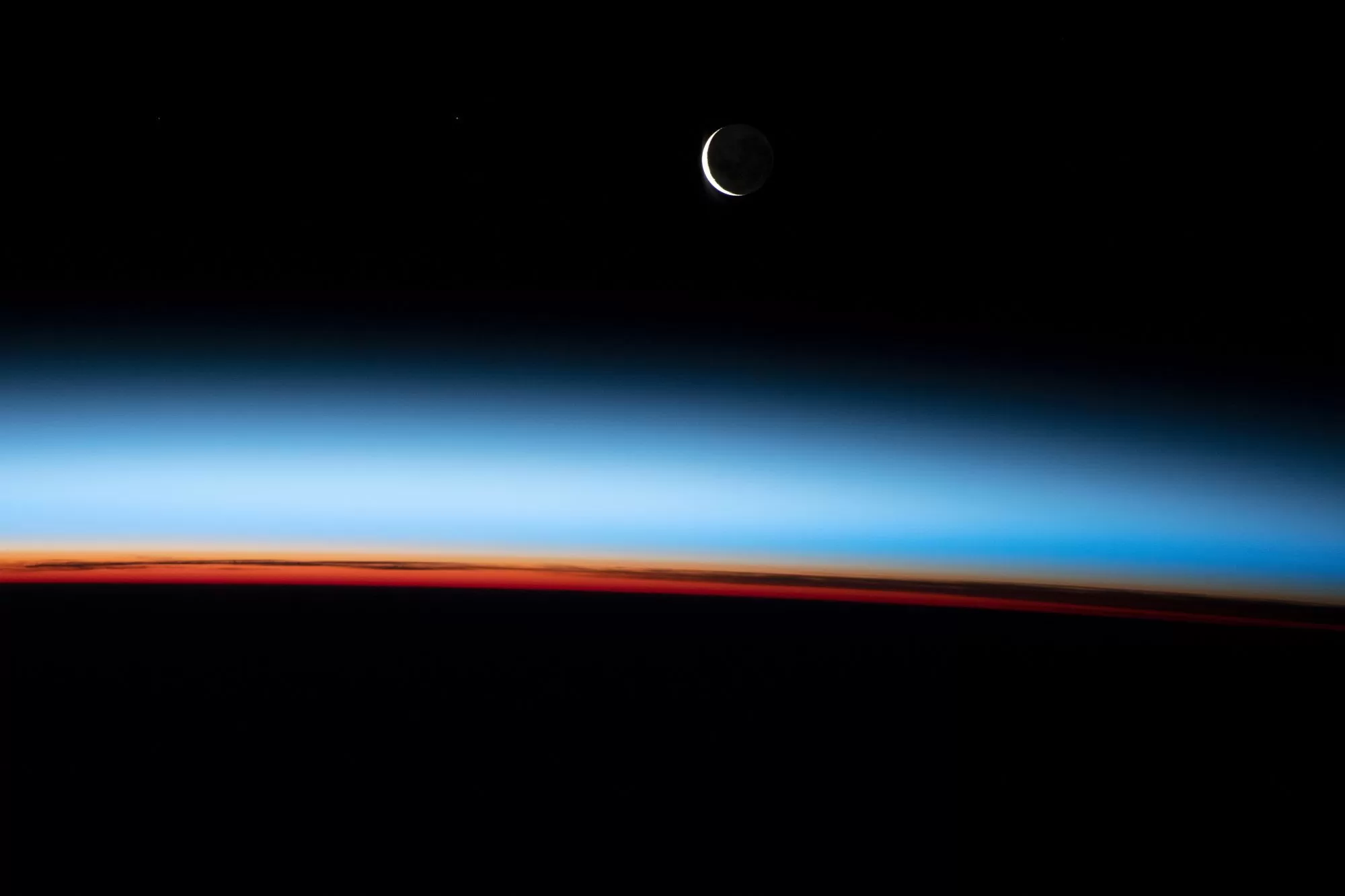 Evo kako izgleda atmosfera Zemlje iz svemira. NASA.