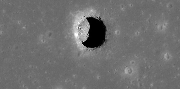 Mjesečev krater u regiji Mare Tranquillitatis. Zasluge: NASA/GSFC/Državno sveučilište Arizona.