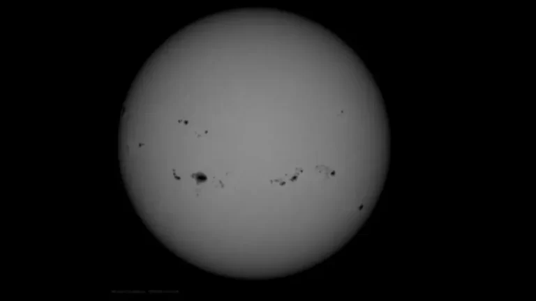 Rekordan broj sunčevih pjega zabilježen na Suncu 8. kolovoza 2024. godine, snimljen NASA-inim svemirskim letjelom. (Izvor slike: NOAA/SWPC/NASA).