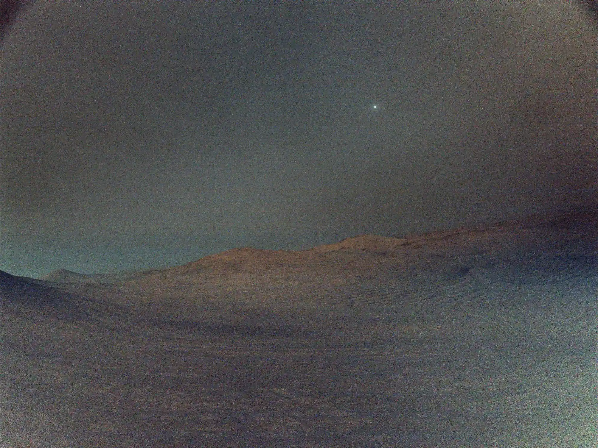 Fotogrfija Deimosa na nebu Marsa. Zasluge: NASA/JPL-Caltech.