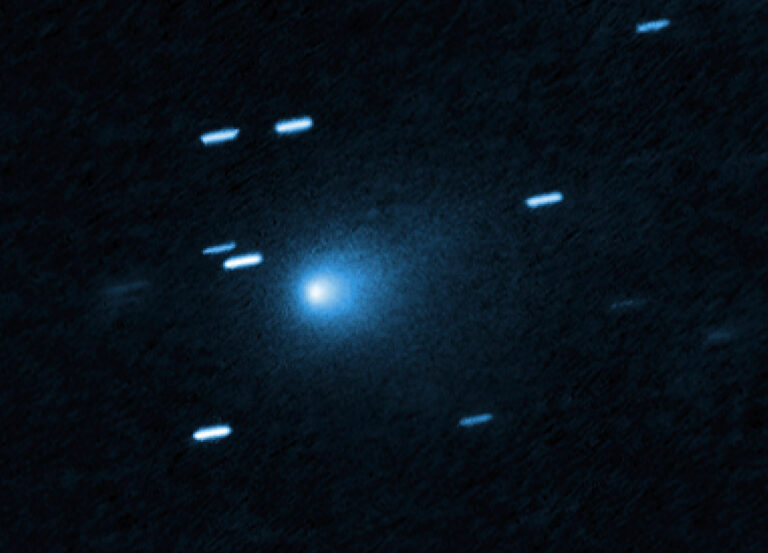 Ovu sliku, koju su omogućili NASA i Europska svemirska agencija, snimio je Hubble 21. srpnja 2025., kada je među­zvjezdani komet 3I/ATLAS bio udaljen 277 milijuna milja od Zemlje. Izvor: NASA/Europska svemirska agencija
