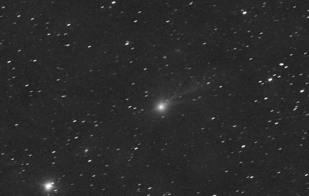 Novi pogled na ovaj misteriozni međuzvijezdani objekt. Zasluge: M. Jäger, G. Rhemann, E. Prosperi.