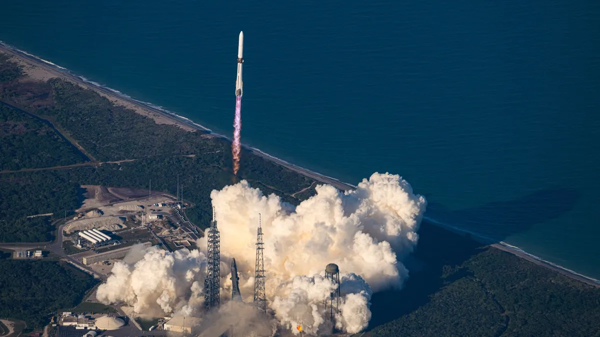 New Glenn neposredno nakon lansiranja. Izvor fotografije: Blue Origin