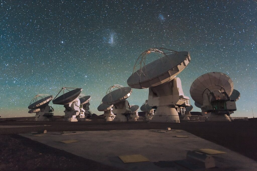 ALMA radioteleskopski niz u pustinji Atacama. Zasluge: Europski južni opservatorij (ESO) / C. Malin