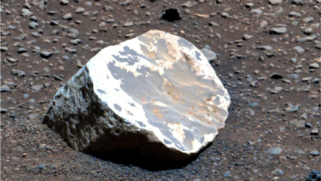 Novo istraživanje Sveučilišta Purdue o rasutim kaolinitnim stijenama na površini Marsa upućuje na to da je ovaj danas suh i prašnjav planet prije nekoliko milijardi godina mogao imati klimu s obilnim kišama. Izvor: NASA
