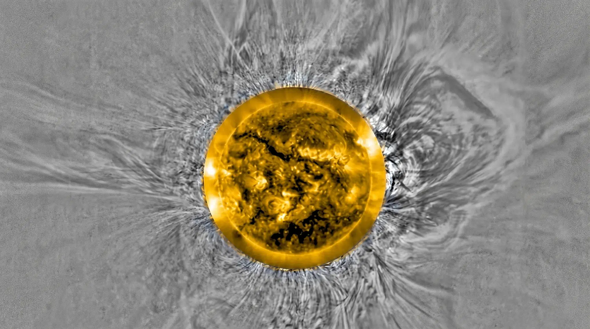 Snimka zaslona iz videozapisa misije Proba-3 koja prikazuje kretanje u Sunčevoj koroni. Zasluge: ESA/Proba-3/ASPIICS i ESA/Proba-2/SWAP (ROB), A. Debrabandere (ROB)
