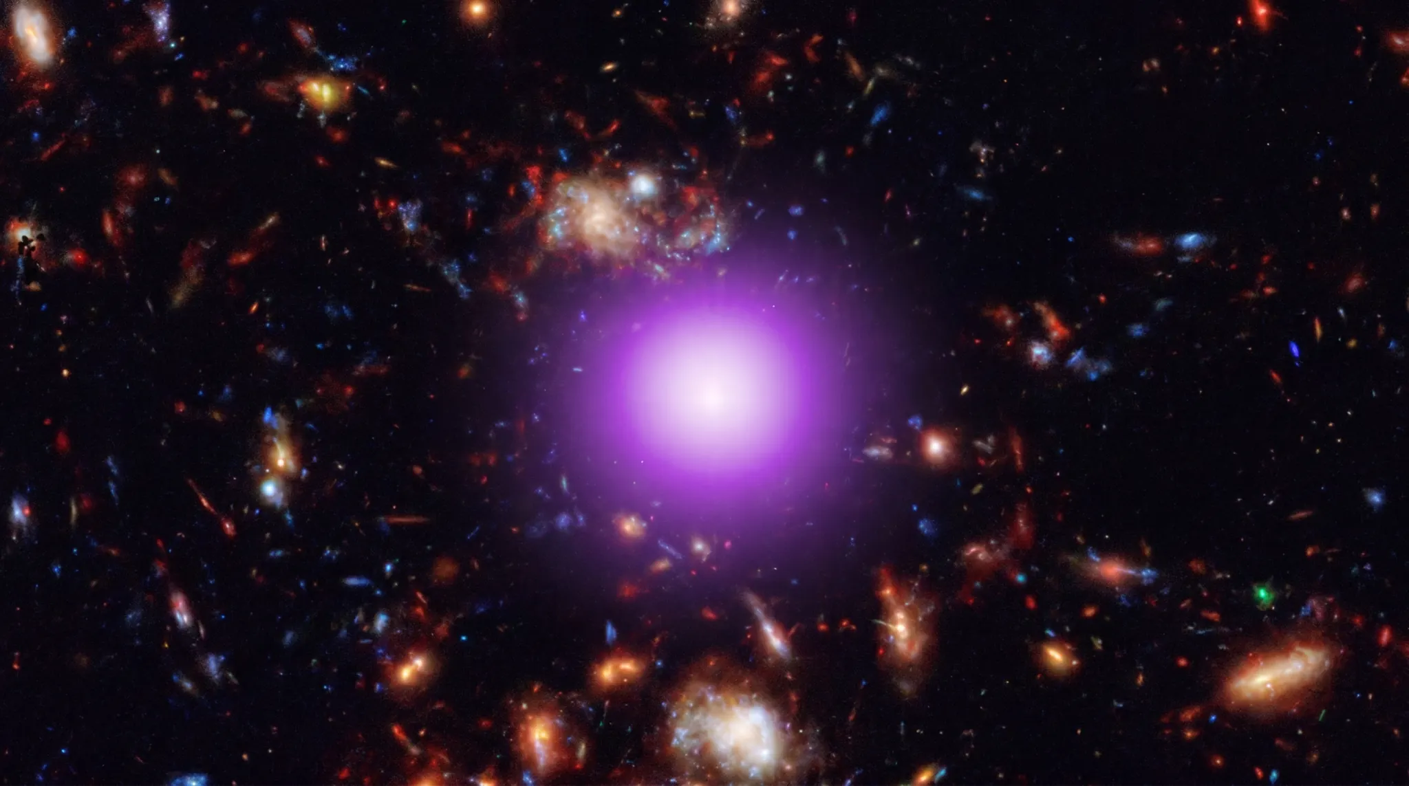 Ilustrativni HD prikaz rendgenske točke 3DHST-AEGIS-12014, udaljenog objekta iz ranog svemira koji je NASA-in opservatorij Chandra zabilježio u rendgenskom zračenju. Ljubičasti sjaj označava rendgenski signal, dok se u pozadini vide brojne udaljene galaksije. Zasluge: NASA/CXC/Chandra.