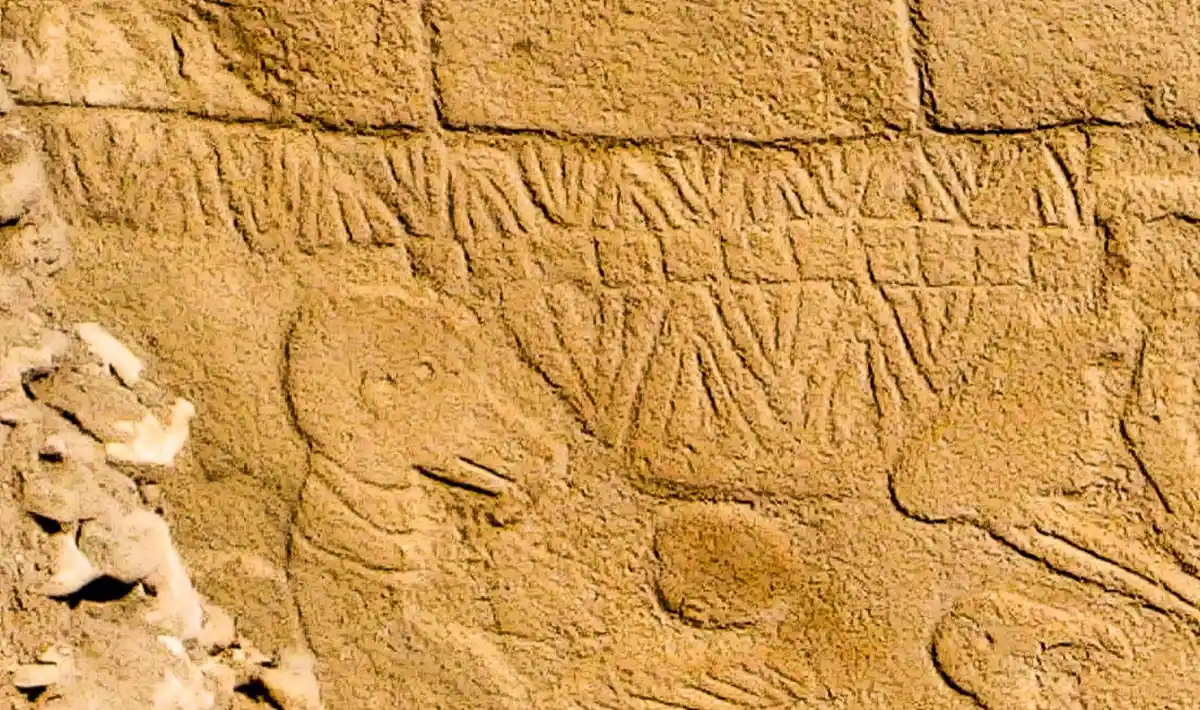 Uklesani simboli na kamenom stupu u Göbekli Tepeu koji se tumače kao mogući drevni kalendar