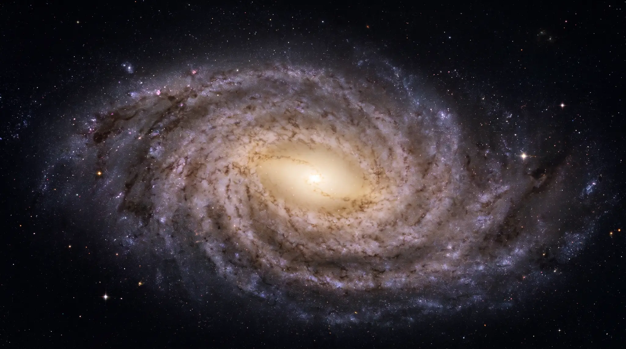 Spiralna galaksija viđena gotovo licem prema nama, sa svijetlom jezgrom, tamnim prašinastim trakama i plavičastim spiralnim krakovima na zvjezdanom nebu.