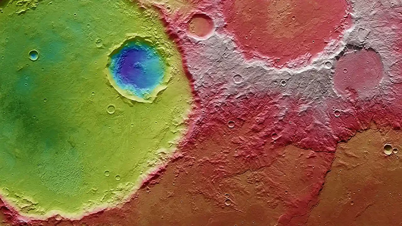 Topografska karta marsovskog područja Terra Sirenum s velikim kraterima i bojama koje prikazuju razlike u nadmorskoj visini.