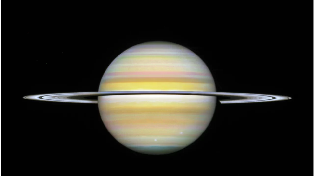 Cijeli Saturn s prstenovima snimljen svemirskim teleskopom Hubble